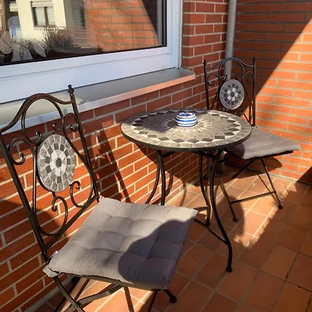 Ferienwohnung Sieben, Zentral Gelegene Mit Tiefgaragenstellplatz Бад-Эйнхаузен Экстерьер фото