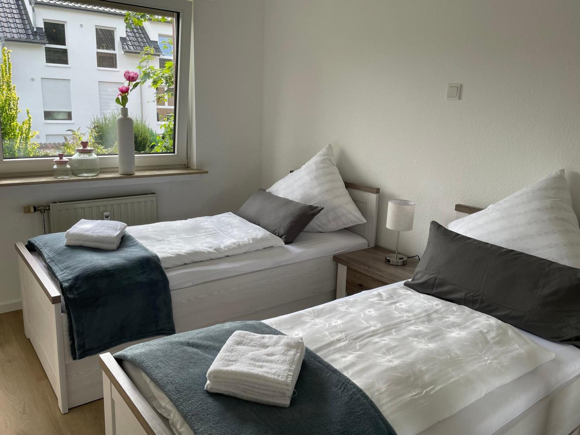 Sieben, Zentral Gelegene Mit Tiefgaragenstellplatz Apartment *